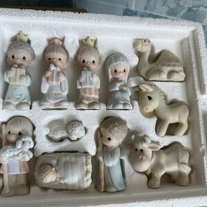 11pc Enesco Precious Moments Nativity Set in Box